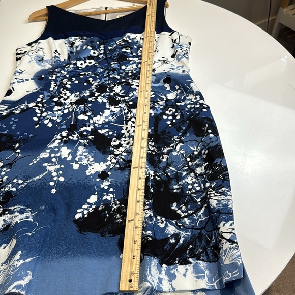 T Tahari Floral Blue and White Dress Size 14 - Picture 8 of 9